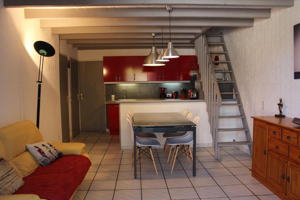 Gite Rouge à la mer 139 rue André Roussin, 11210 Port-la-Nouvelle