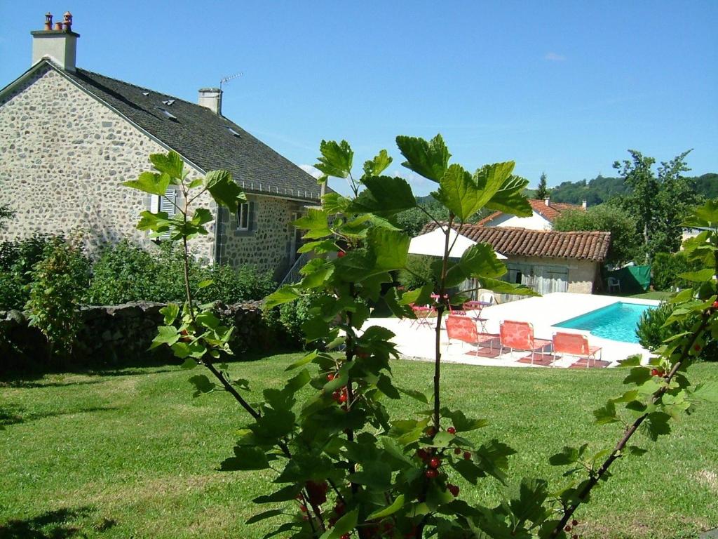 Maison de vacances Gîte Rural au coeur du Cantal Le Bourg 15130 Giou-de-Mamou