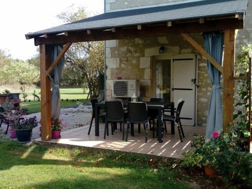 Gîte Saint-Aigny, 4 pièces, 6 personnes - FR-1-591-98