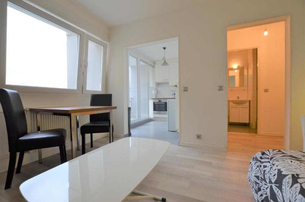 Gîte Saint-Aigny, 4 pièces, 6 personnes - FR-1-591-98