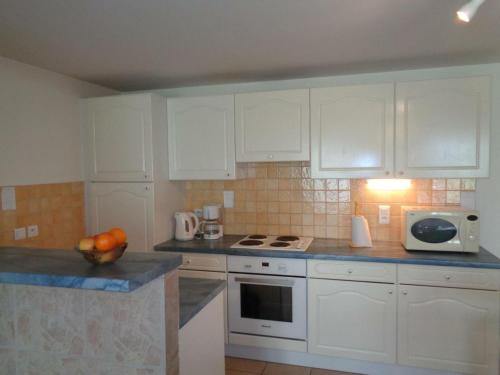 Gîte Saint-Alban-les-Eaux, 3 pièces, 4 personnes - FR-1-496-75