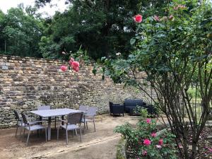 Gîte Saint-Aubin-de-Locquenay, 5 pièces, 8 personnes - FR-1-410-151