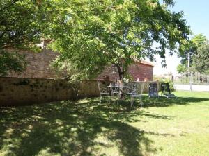 Gîte Saint-Beauzire, 4 pièces, 6 personnes - FR-1-582-210