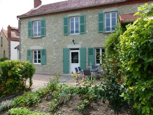Gîte Saint-Bonnet-de-Rochefort, 4 pièces, 6 personnes - FR-1-489-105