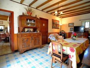 Maison de vacances Gîte Saint-Calez-en-Saosnois, 4 pièces, 8 personnes - FR-1-410-135 L'Offié 72600 Saint-Calez-en-Saosnois Pays de la Loire