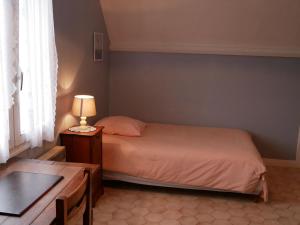 Gîte Saint-Denis-de-l'Hôtel, 3 pièces, 5 personnes - FR-1-590-61