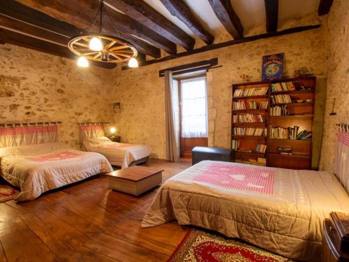 Gîte Saint-Front-la-Rivière, 3 pièces, 6 personnes - FR-1-616-102