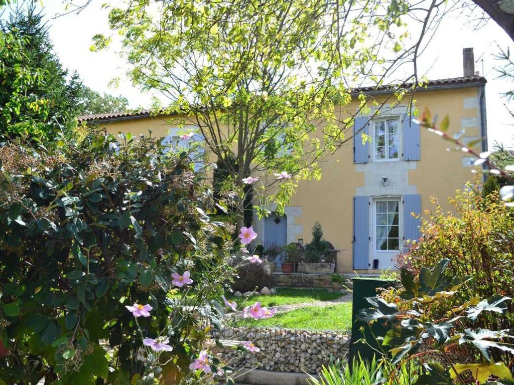 Gîte Saint-Genis-d'Hiersac, 3 pièces, 5 personnes - FR-1-653-189 11 rue du Port Basse, 16570 Saint-Genis-dʼHiersac