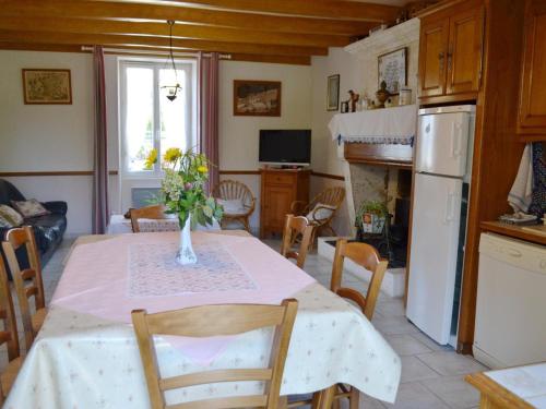 Gîte Saint-Genis-d'Hiersac, 3 pièces, 5 personnes - FR-1-653-189
