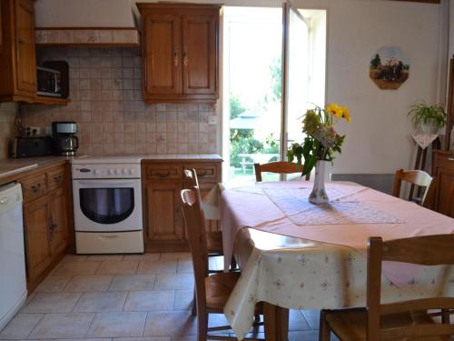 Gîte Saint-Genis-d'Hiersac, 3 pièces, 5 personnes - FR-1-653-189