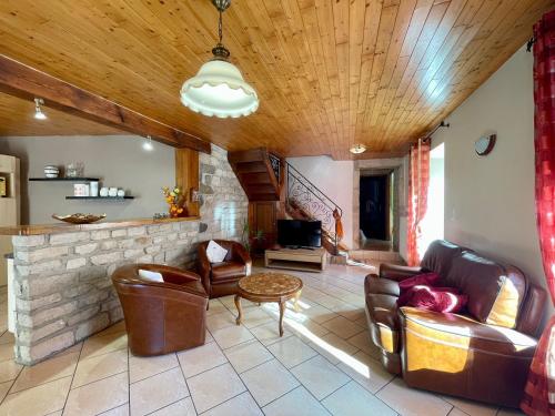 Gîte Saint-Germain-Laprade, 4 pièces, 5 personnes - FR-1-582-349