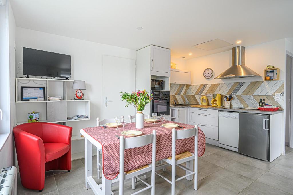 Gîte Saint-Héand, 2 pièces, 2 personnes - FR-1-496-144