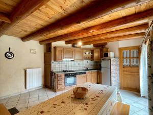 Maison de vacances Gîte Saint-Ilpize, 4 pièces, 8 personnes - FR-1-582-207 Chazieux 43380 Saint-Ilpize Auvergne