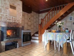 Maison de vacances Gîte Saint-Jean-la-Vêtre, 4 pièces, 7 personnes - FR-1-496-248 1 route de pragniot 42440 Saint-Jean-la-Vêtre Rhône-Alpes