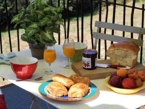Gîte Saint-Julien-Chapteuil, 2 pièces, 2 personnes - FR-1-582-29