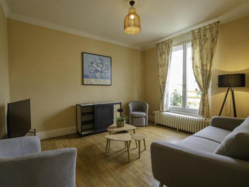 Gîte Saint-Julien-les-Villas, 3 pièces, 5 personnes - FR-1-543-215