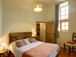 Gîte Saint-Just-la-Pendue, 5 pièces, 8 personnes - FR-1-496-50