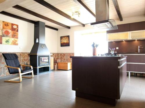 Gîte Saint-Just-prés-Brioude, 4 pièces, 6 personnes - FR-1-582-231