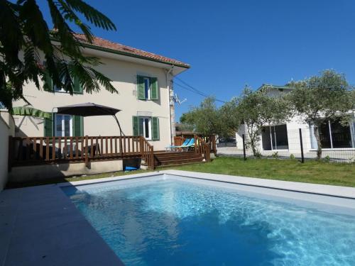 Gîte Saint-Lon-les-Mines, 8 pièces, 15 personnes - FR-1-360-686