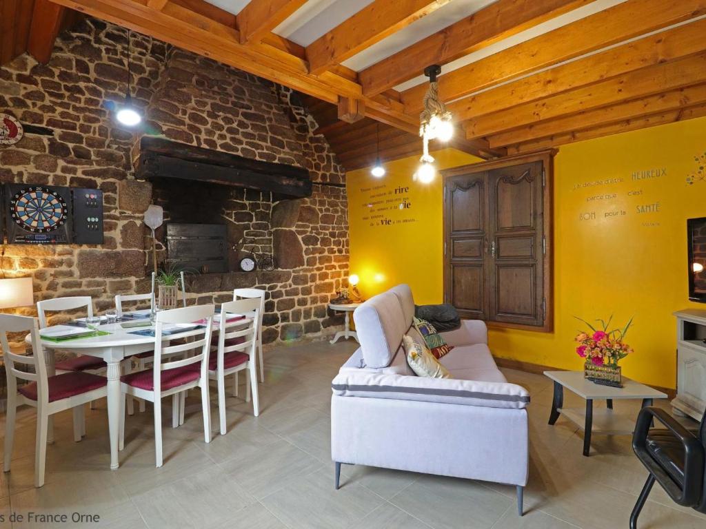 Maison de vacances Gîte Saint-Mars-d'Égrenne, 2 pièces, 6 personnes - FR-1-497-149 La Jostière 61350 Saint-Mars-dʼÉgrenne