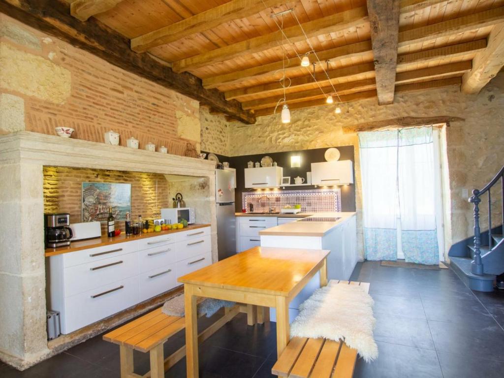 Maison de vacances Gîte Saint-Pierre-de-Chignac, 6 pièces, 11 personnes - FR-1-616-221 La Morandie 24330 Saint-Pierre-de-Chignac