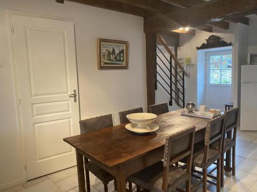 Gîte Saint-Priest-d'Andelot, 4 pièces, 6 personnes - FR-1-489-169