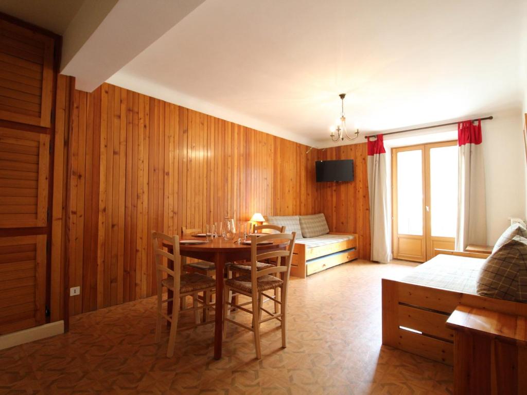 Gîte Saint-Privat-d'Allier, 5 pièces, 7 personnes - FR-1-582-3
