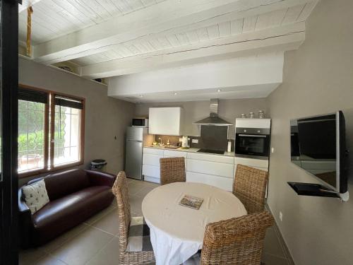 Gîte Saint-Rome-de-Cernon, 2 pièces, 2 personnes - FR-1-601-275