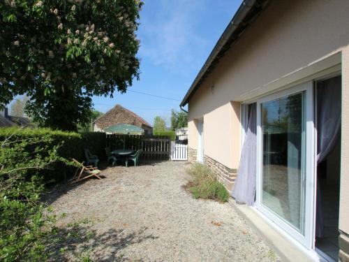 Gîte Saint-Sauveur-la-Pommeraye, 4 pièces, 6 personnes - FR-1-362-450
