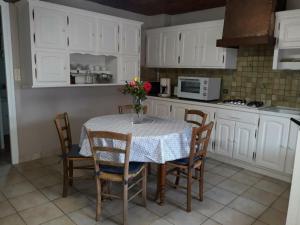 Maison de vacances Gîte Saint-Victor-sur-Rhins, 3 pièces, 6 personnes - FR-1-496-233 Les Martines 42630 Saint-Victor-sur-Rhins Rhône-Alpes