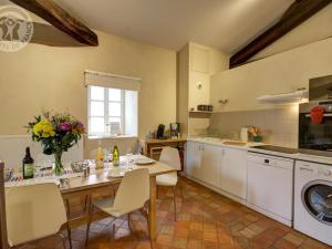 Maison de vacances Gîte Sainte-Croix-en-Jarez, 4 pièces, 10 personnes - FR-1-496-136 Le bourg 42800 Sainte-Croix-en-Jarez Rhône-Alpes