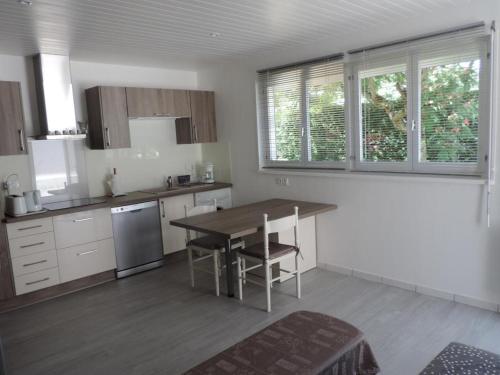 Gîte Sainte-Eulalie-en-Born, 2 pièces, 3 personnes - FR-1-360-697