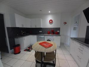 Gîte Sainte-Eulalie-en-Born, 3 pièces, 4 personnes - FR-1-360-724