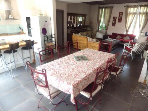 Gîte Sainte-Eulalie-en-Born, 6 pièces, 10 personnes - FR-1-360-725