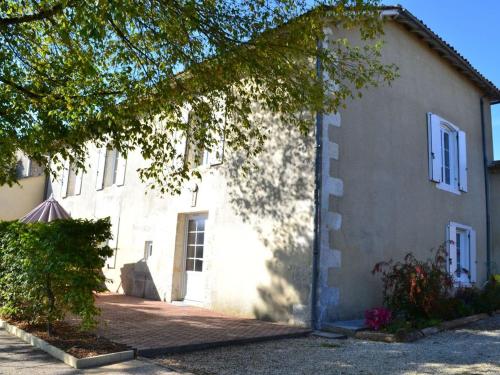 Gîte Salles-Lavalette, 3 pièces, 6 personnes - FR-1-653-78