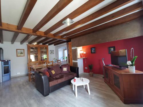 Gîte Sanssac-l'Église, 3 pièces, 4 personnes - FR-1-582-283