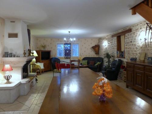 Gîte Signéville, 6 pièces, 12 personnes - FR-1-611-12