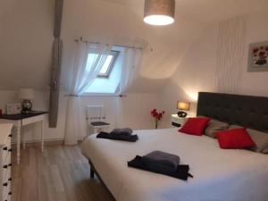 Gîte Vallon-sur-Gée, 6 pièces, 10 personnes - FR-1-410-212
