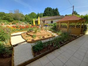 Gîte Veyrines-de-Vergt, 3 pièces, 4 personnes - FR-1-616-281