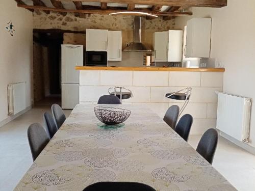 Gîte Villedieu-le-Château, 5 pièces, 10 personnes - FR-1-491-314
