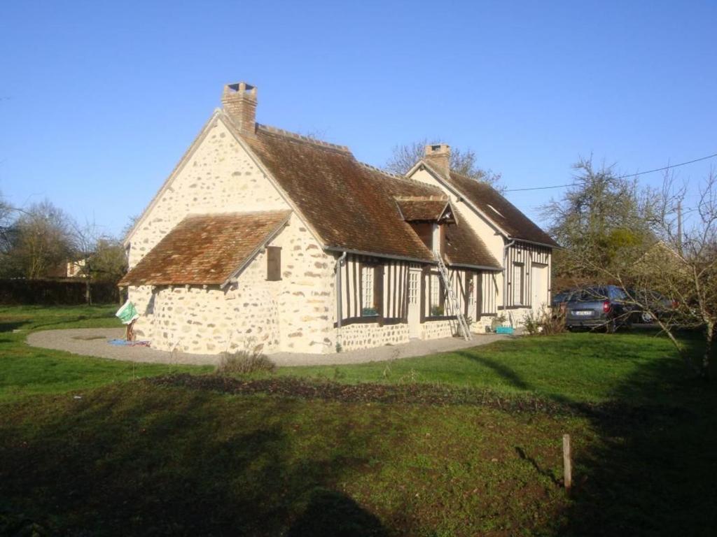 Gîte Villeneuve-en-Perseigne-La Fresnaye-sur-Chédouet, 3 pièces, 4 personnes - FR-1-410-190 La Bauge, 72600 Beauge