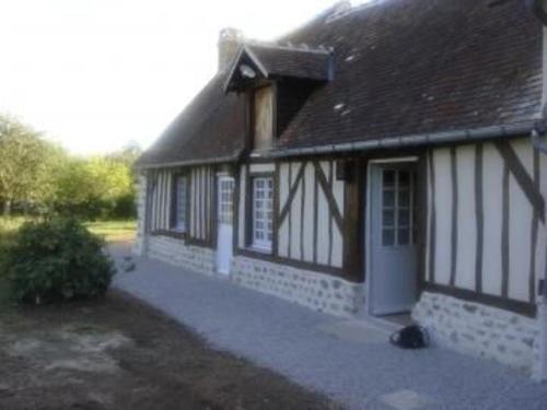 Gîte Villeneuve-en-Perseigne-La Fresnaye-sur-Chédouet, 3 pièces, 4 personnes - FR-1-410-190