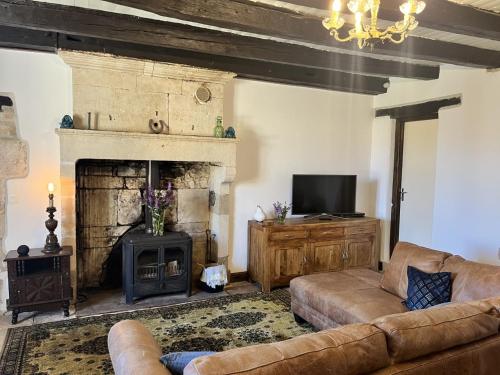 Gîtes de Vanzay - superb gîte - 3 bedrooms with private pool