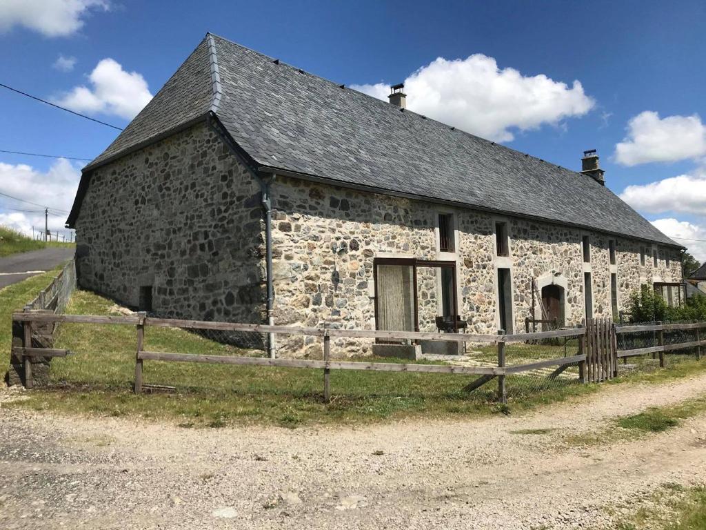 Maison de vacances Gîtes du Chênelong Cantal Auliac 15400 Marchastel