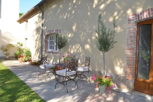 Gites Le Segur - Wisteria Cottage