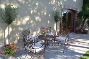 Gites Le Segur - Wisteria Cottage