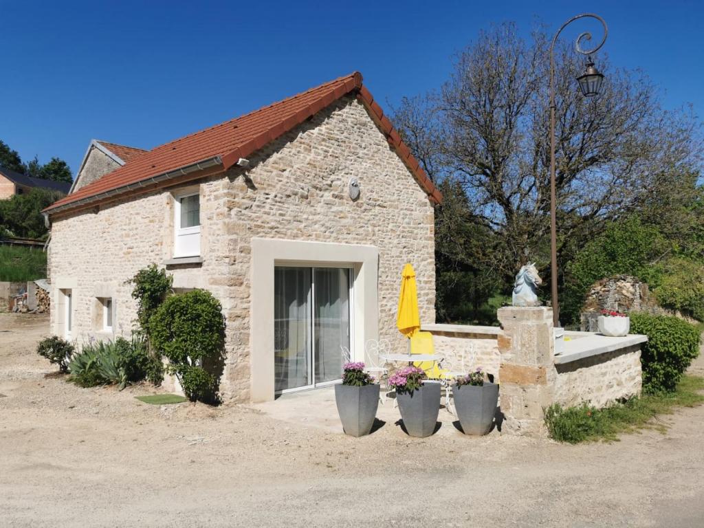 Maison de vacances Gites les écuries Saserang 4 Rue de l'Étang 52160 Mouilleron