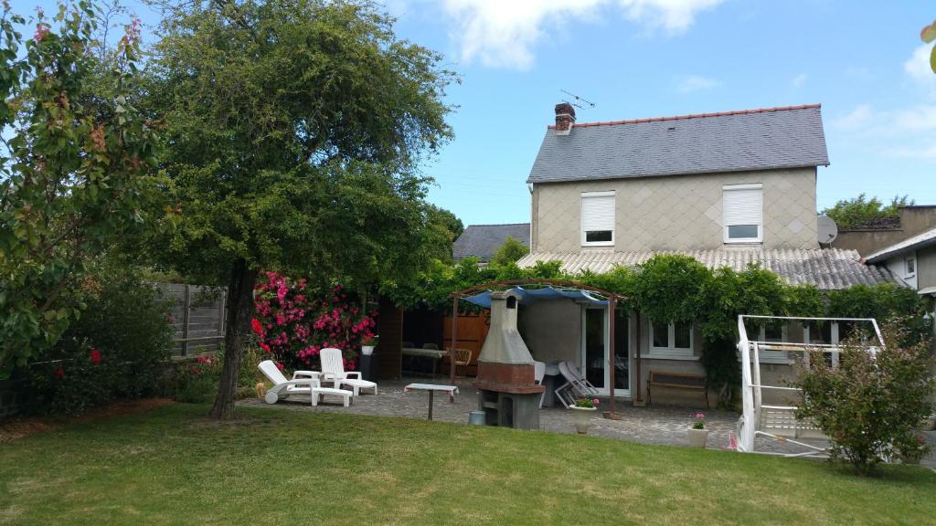 Maison de vacances Gîtes sains Baie du mont saint Michel LES HORTENSIAS 16 Rue du Rocher 35610 Sains