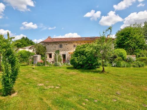 Gites79 - Gite des Chirons, 30mins from Puy du Fou