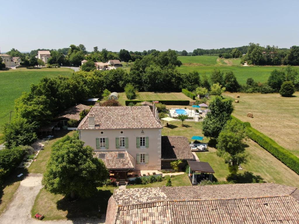 Maison de vacances Gorgeous 5-Bedroom Farm House Lot-et-Garonne Boulegue 47210 Doudrac